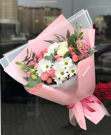 Букет цветов из: Розы, Лизиантусы и Хризантемы в Тимашево